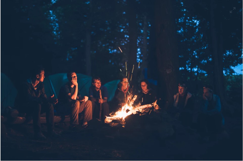 famlily enjoying summer camping