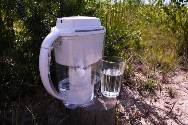 purifying dirty water in outdoors